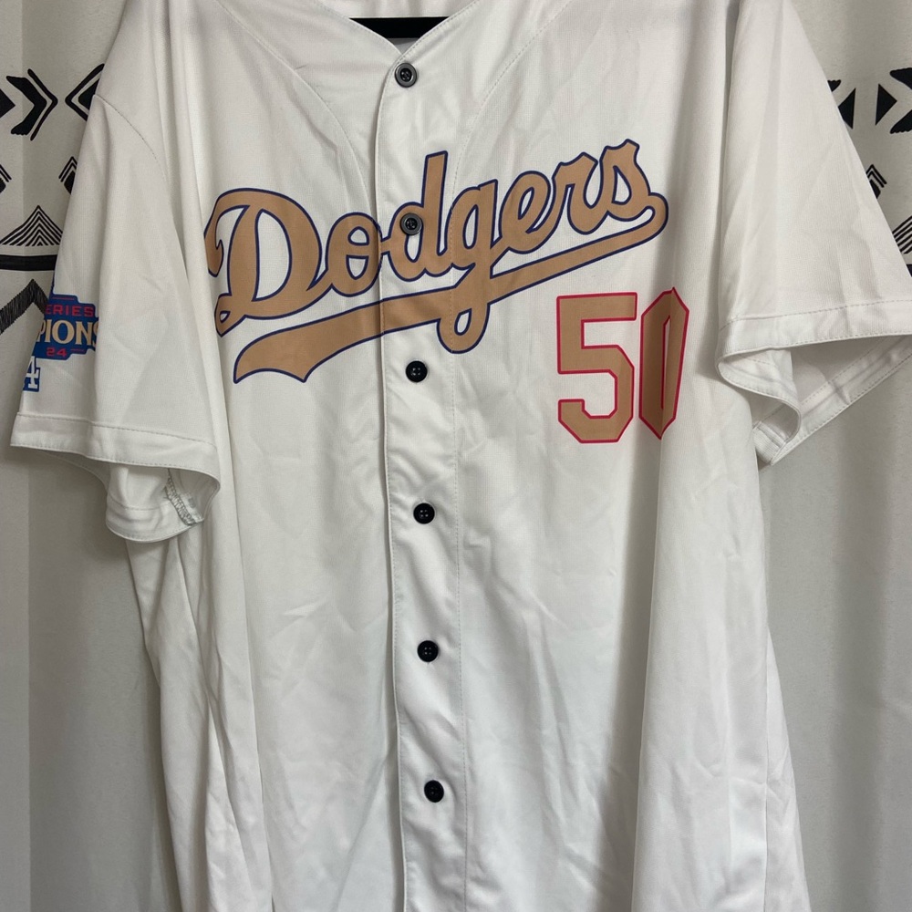 NWOT #50 Mookie Betts White Dodgers Jersey